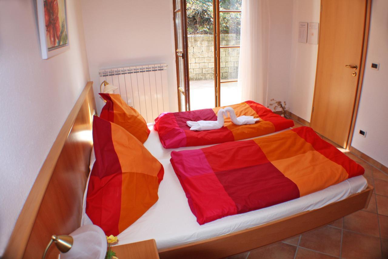 Case Bellissime Tronzano Lago Maggiore Extérieur photo